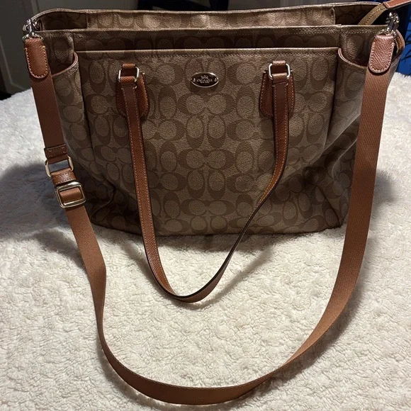 Coach Tan Signature Tote/ Diaper Bag/Lots of Storage 👜 - Picture 5 of 8